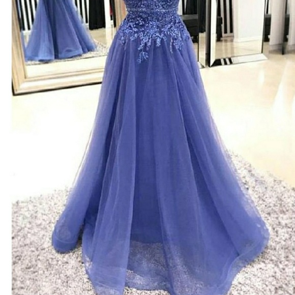 A line princess v-neck gown - Picture 3 of 4